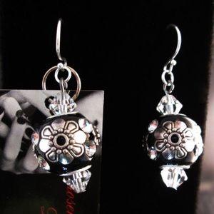 5/$30 Baroque style earrings by RLDesigns
